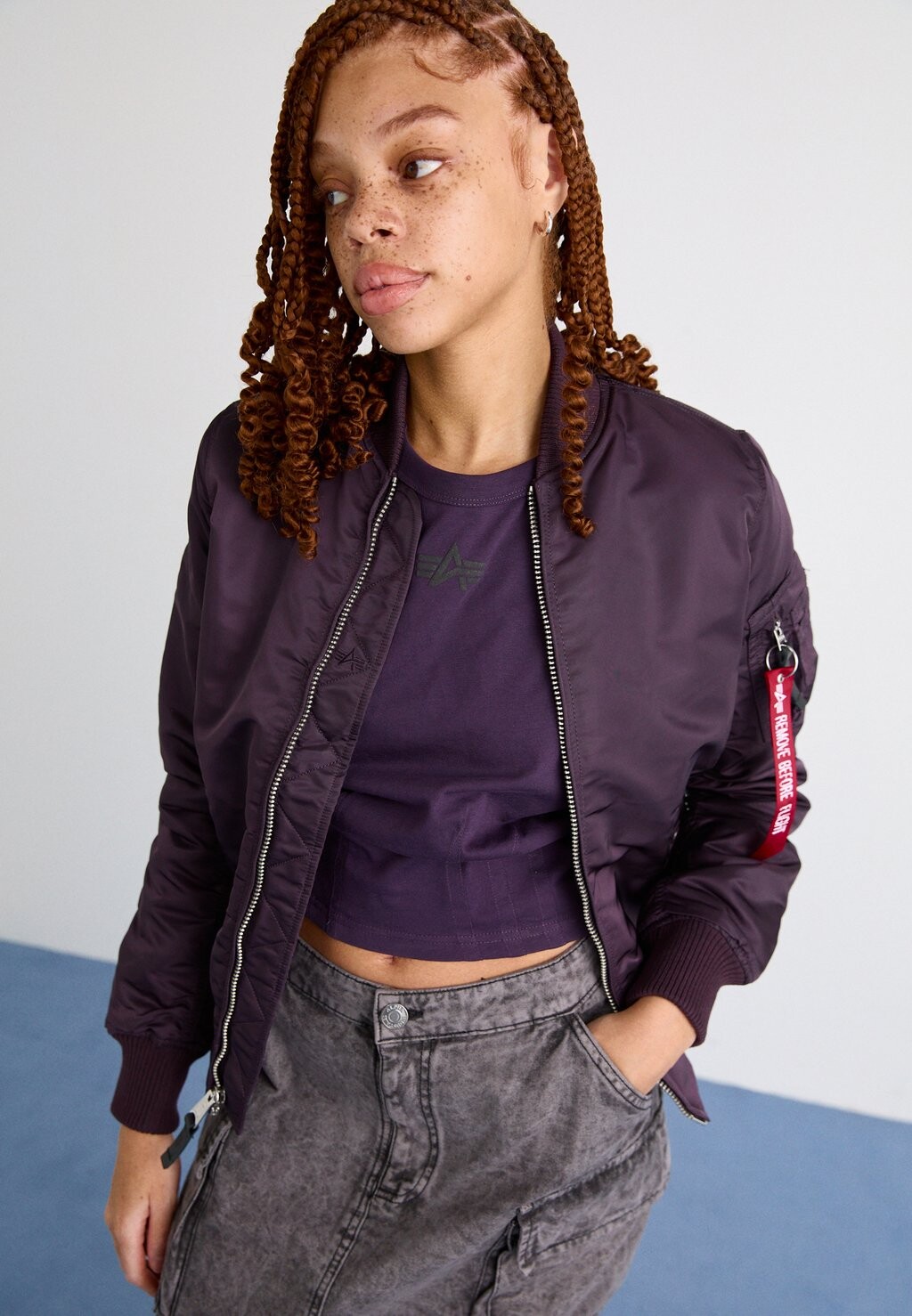 

Куртка-бомбер Alpha Industries, фиолетовый