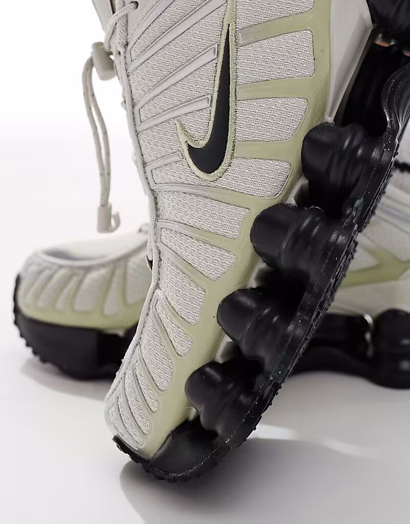 Кроссовки унисекс Nike Shox TL серого, зеленого и черного цветов — фото 4