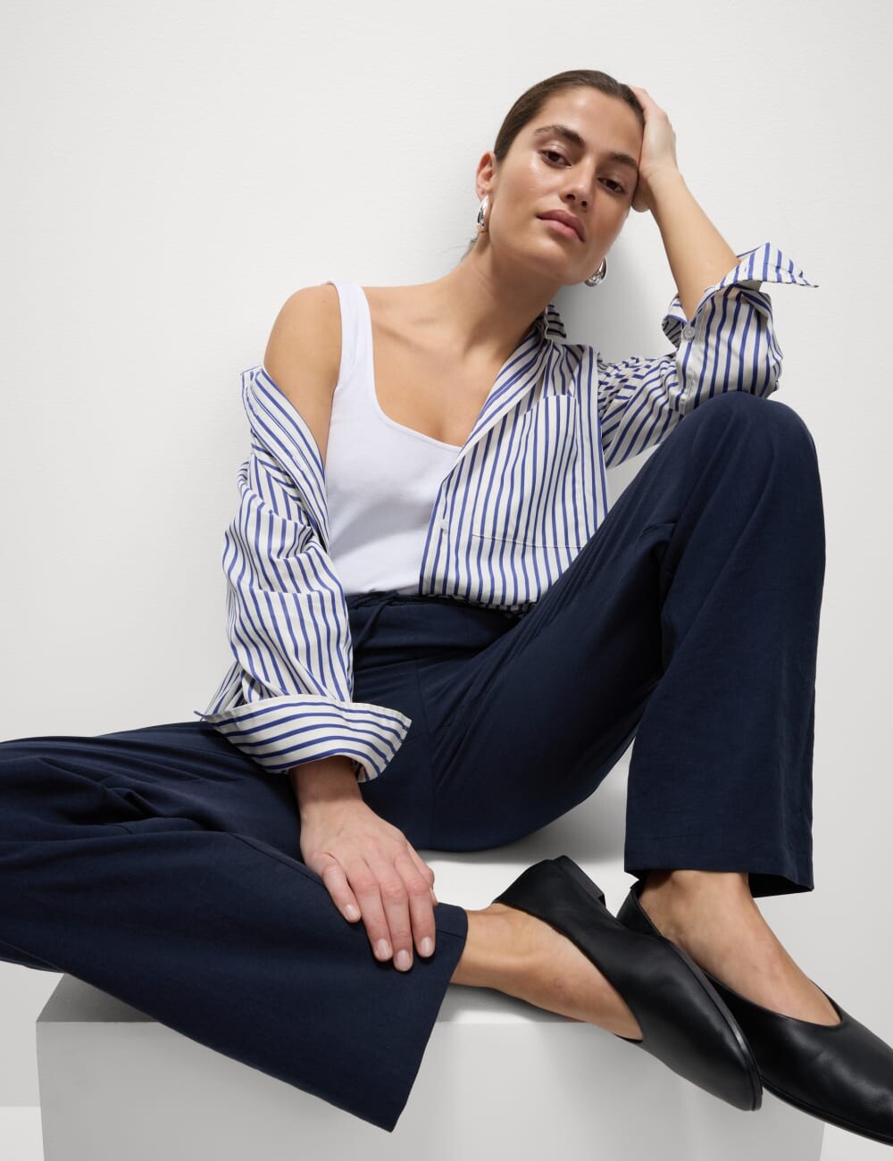 

Прямые брюки с лиоцеллом Marks & Spencer, цвет Midnight navy
