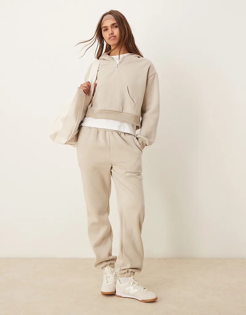 

Джоггеры бежевого цвета Urban Threads