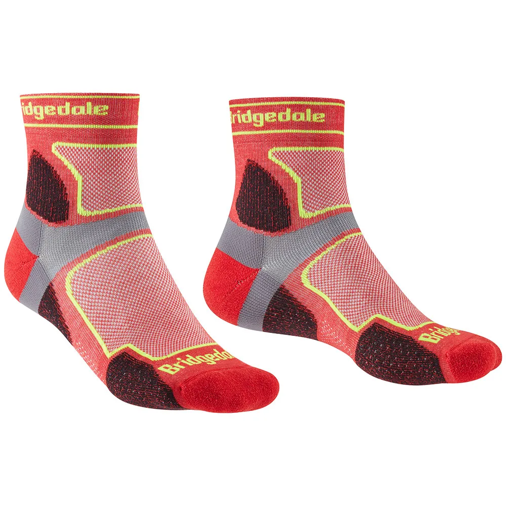 

Носки Bridgedale Ultralight T2 Coolmax Sport 3/4 Crew, красный