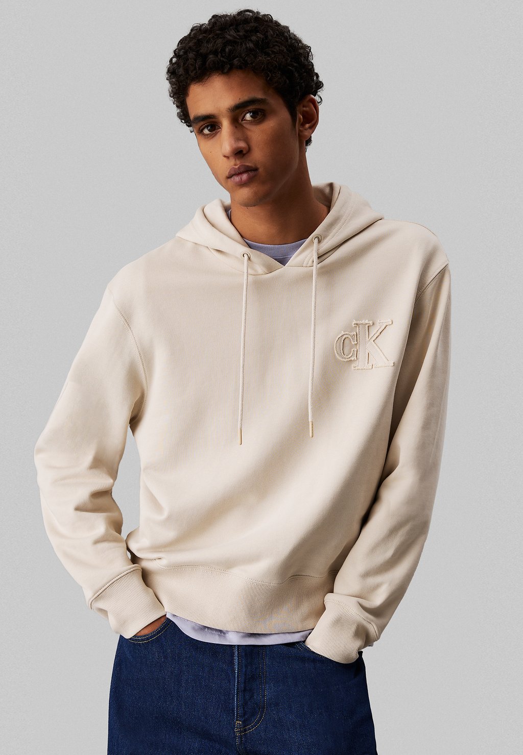 

Толстовка LOGO APPLIQUÉ - Hoodie Calvin Klein Jeans, бежевый