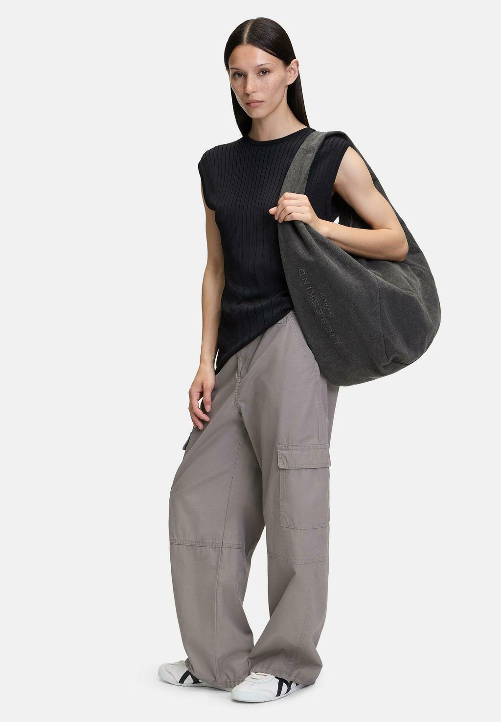 

Сумка-тоут FARRAH HOBO GROSSE Liebeskind Berlin, черный