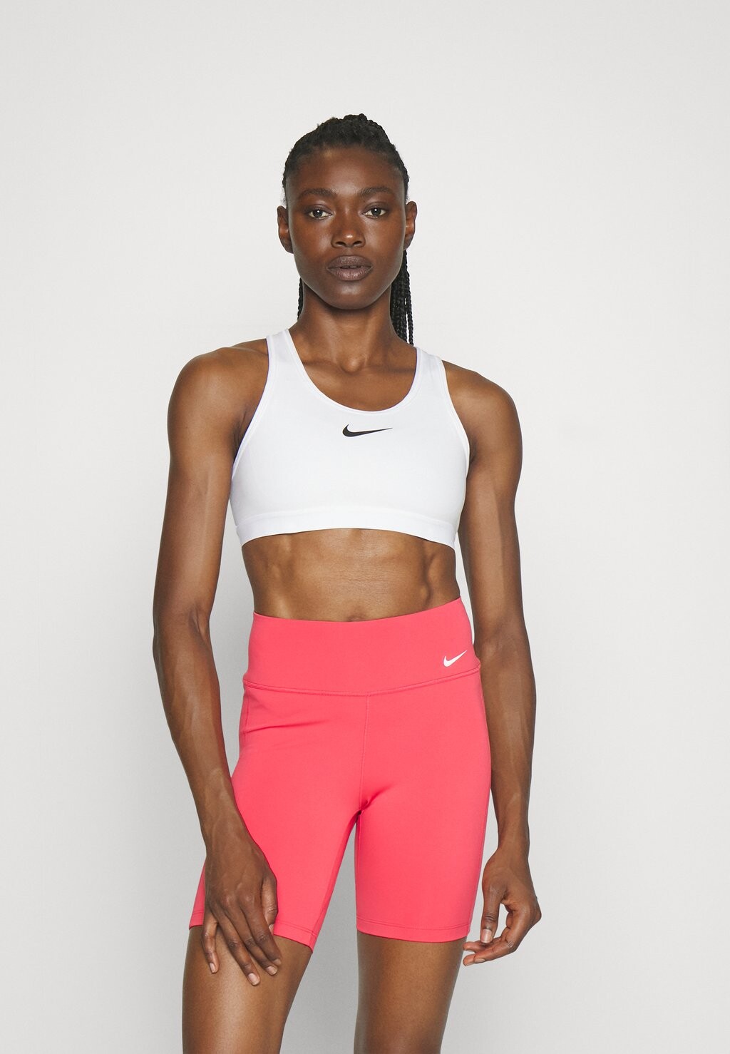 Спортивный бюстгальтер для интенсивных занятий спортом Bra Nike, белый/черный — фото 2