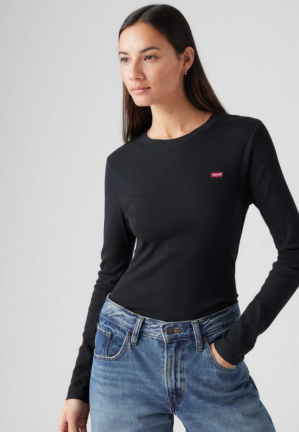 

Топ с длинными рукавами ESSENTIAL TEE Levi's®, черный