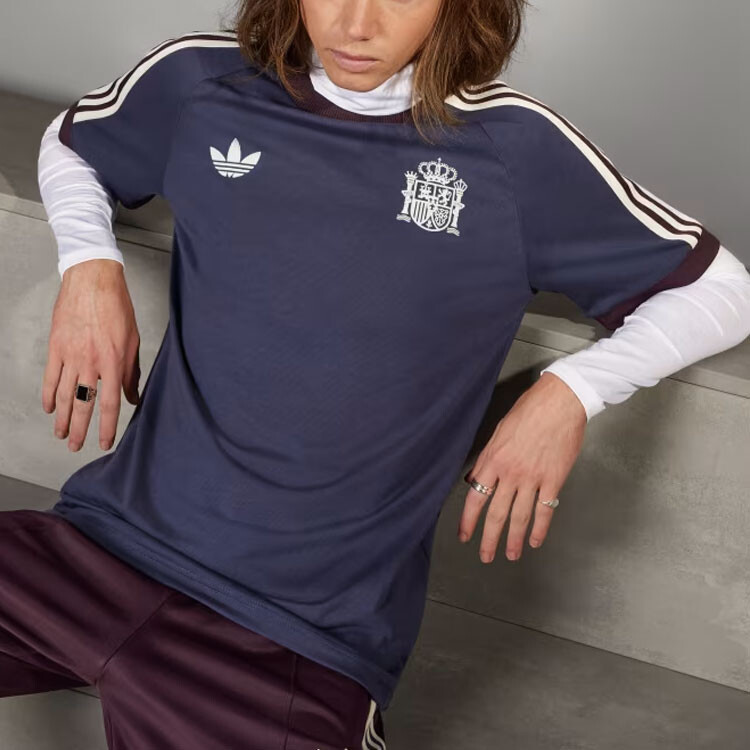 Футболка Spain Adicolor Classics с тремя полосками, синяя Adidas Originals, синий — фото 4