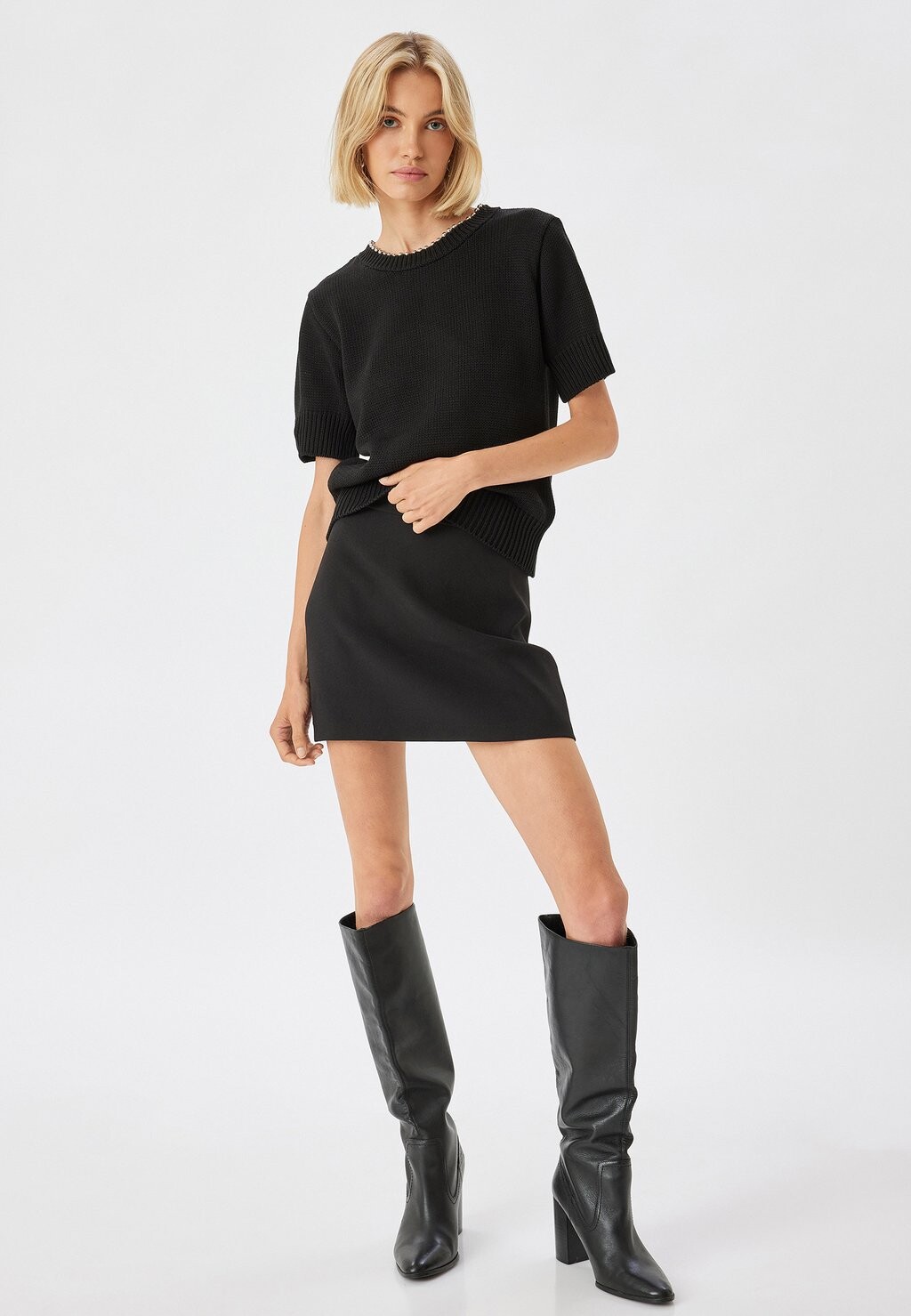 

Базовая футболка SHORT SLEEVE Koton, черный