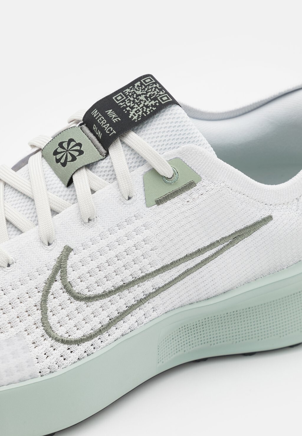 

Кроссовки INTERACT RUN Nike, бежевый