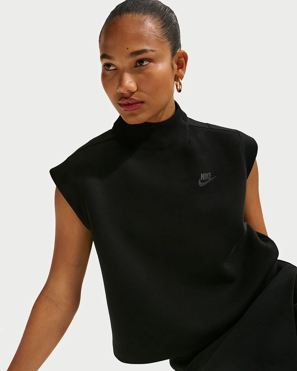 Женский топ с коротким рукавом Nike Sportswear Tech Fleece, Black/Black — фото 3