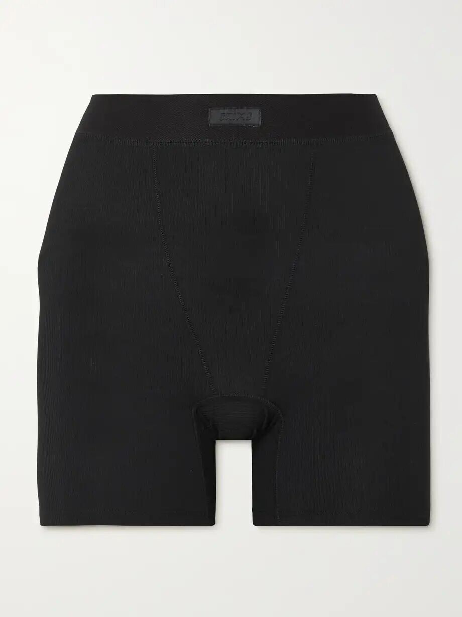 

Шорты Soft Lounge Boxer в рубчик из эластичного модала - Оникс Skims, черный