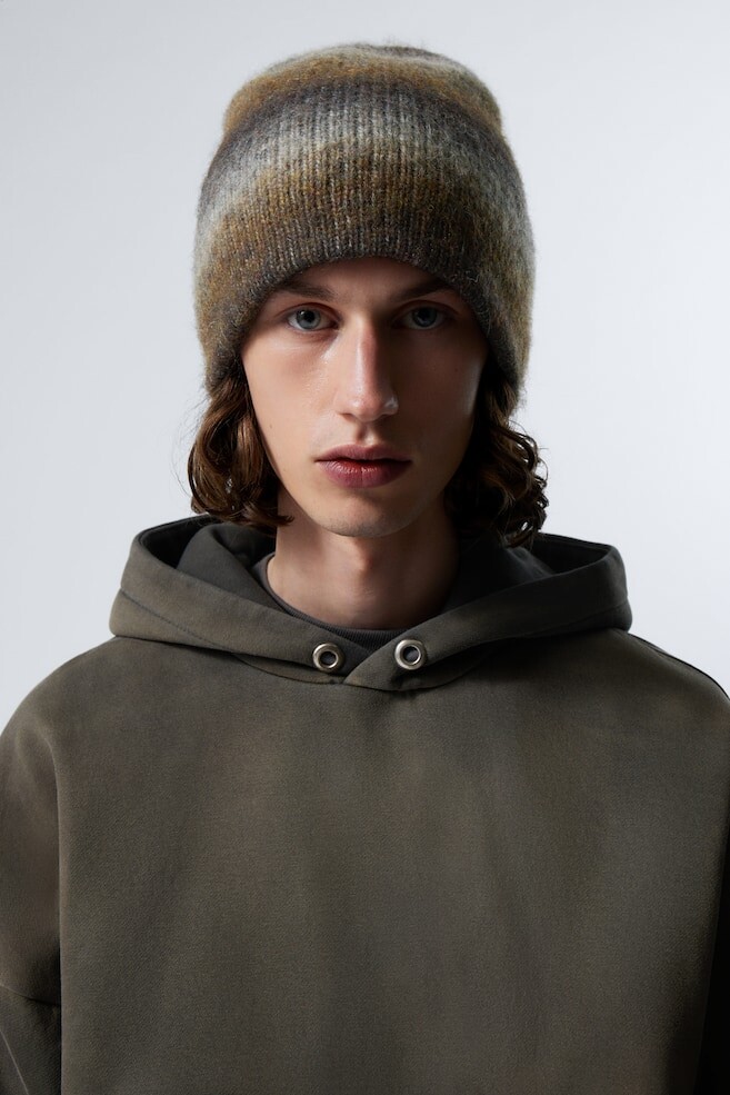 

Омбре – полосатая шляпа Weekday, бежевый