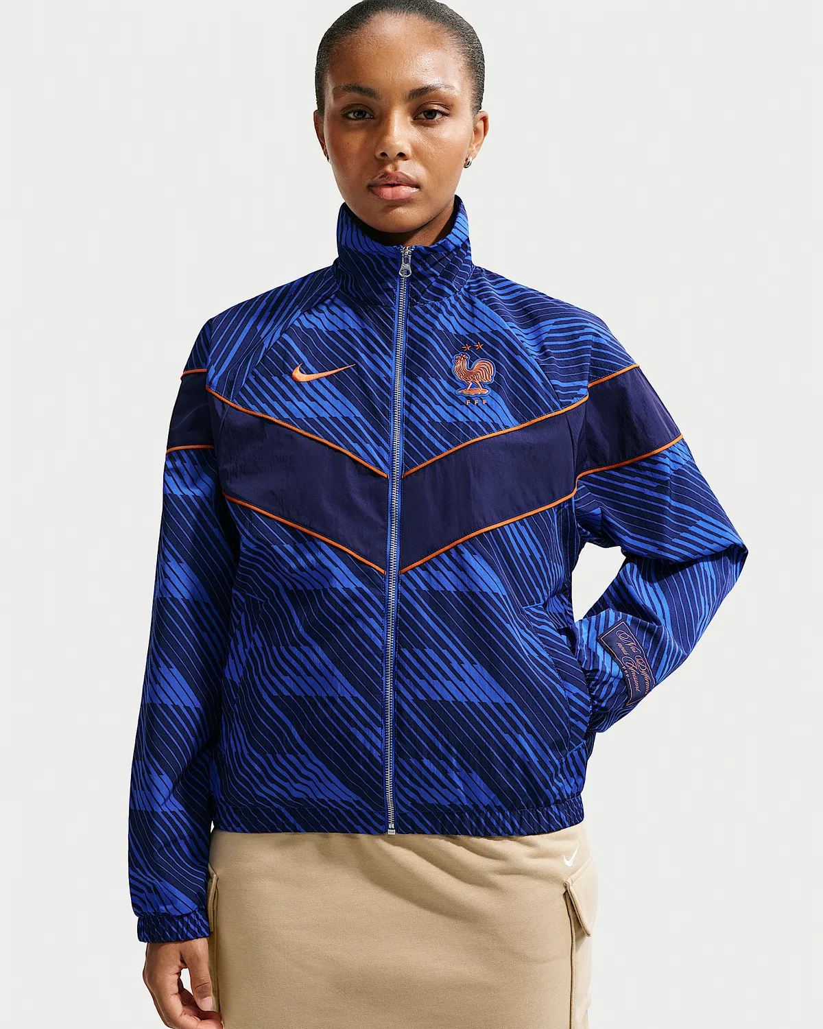 Женская ветровка Nike Soccer UV Woven Jacket FFF Windrunner, Game Royal/Blackened Blue/Monarch/Metallic Copper