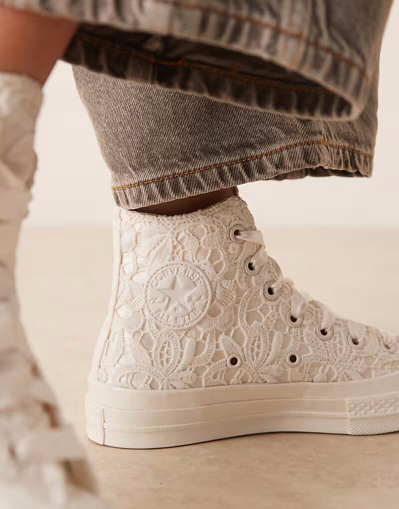 Кроссовки Converse Chuck 70 Hi из белого кружева с ленточными шнурками — фото 4