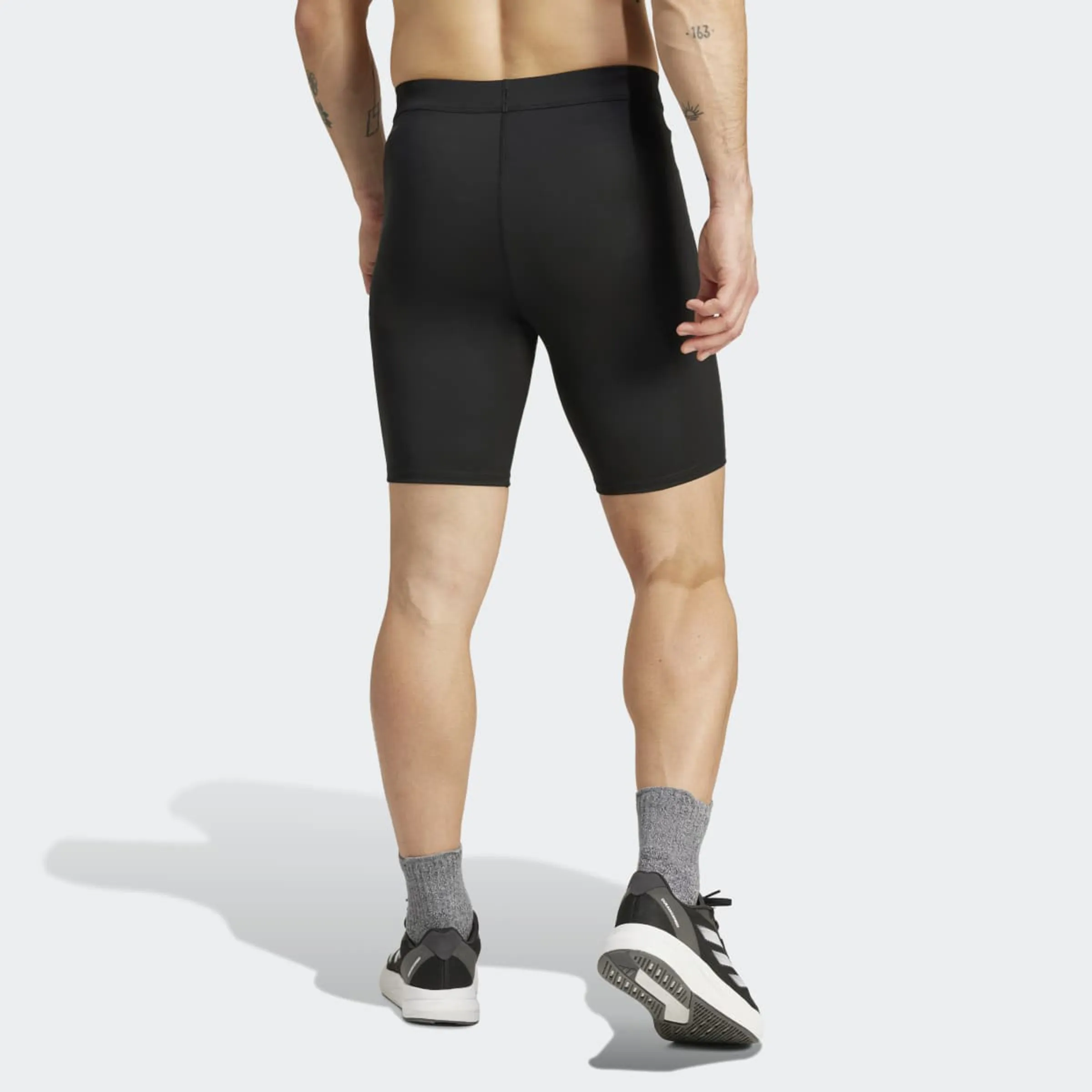 Короткие мужские шорты для бега Adizero Essentials Adidas, черный — фото 2