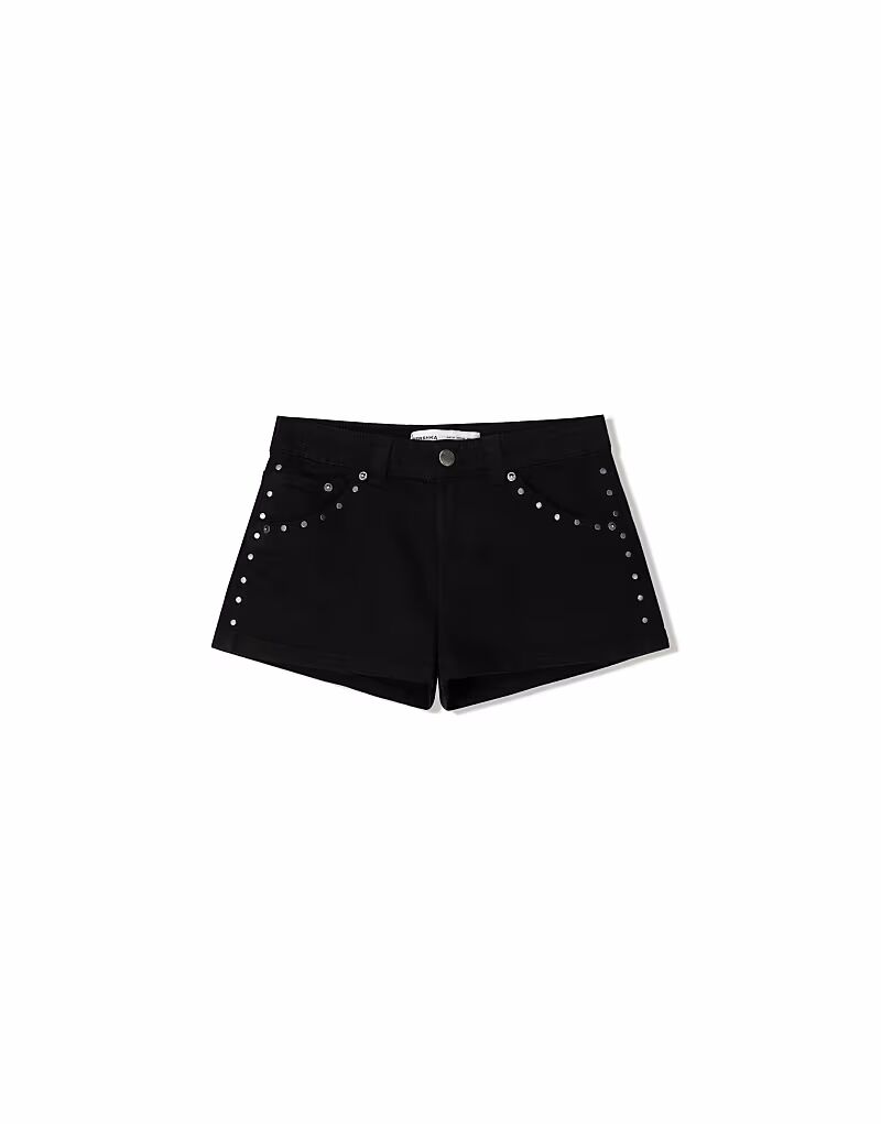 

Шорты Bershka из денима с заклепками черного цвета
