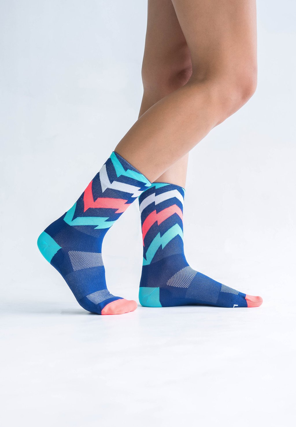 

Спортивные носки ULTRALIGHT WAVES INCYLENCE, темно-синий