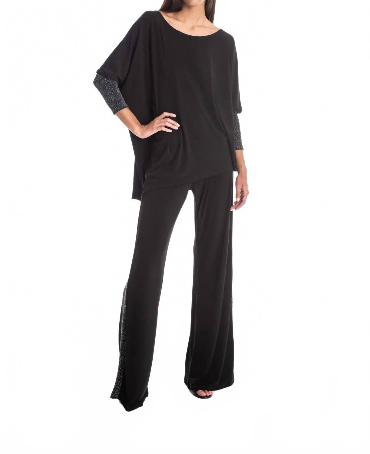 

Черный асимметричный топ с металлизированным рукавом JULIAN CHANG