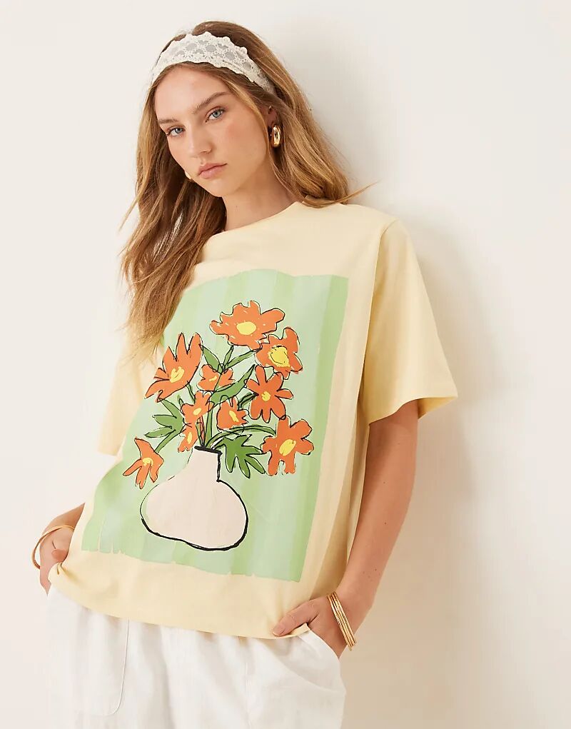 

Футболка свободного кроя ASOS DESIGN с изображением цветочной вазы в цвете пахты