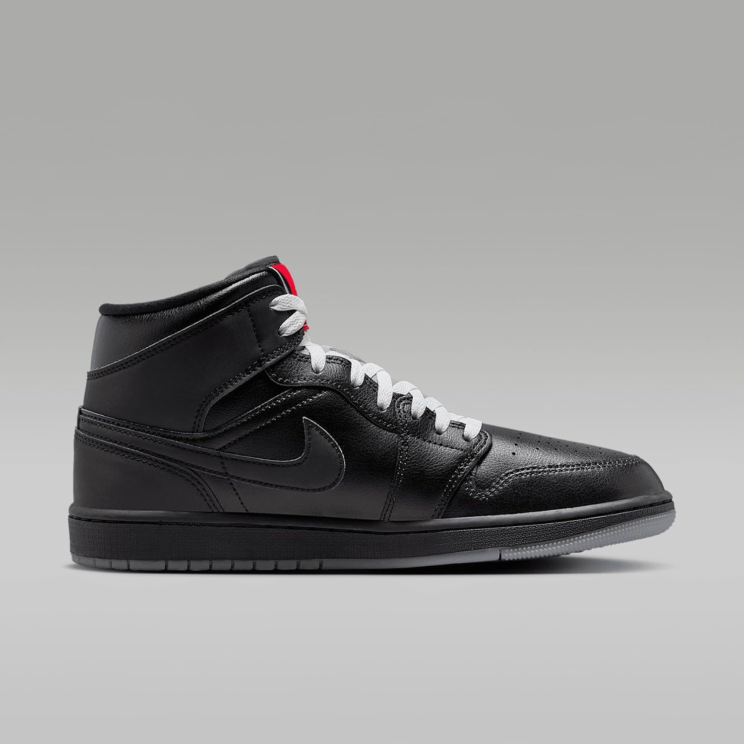 Мужские кроссовки Nike Air Jordan 1 Mid SE, белый/черный/серый — фото 3