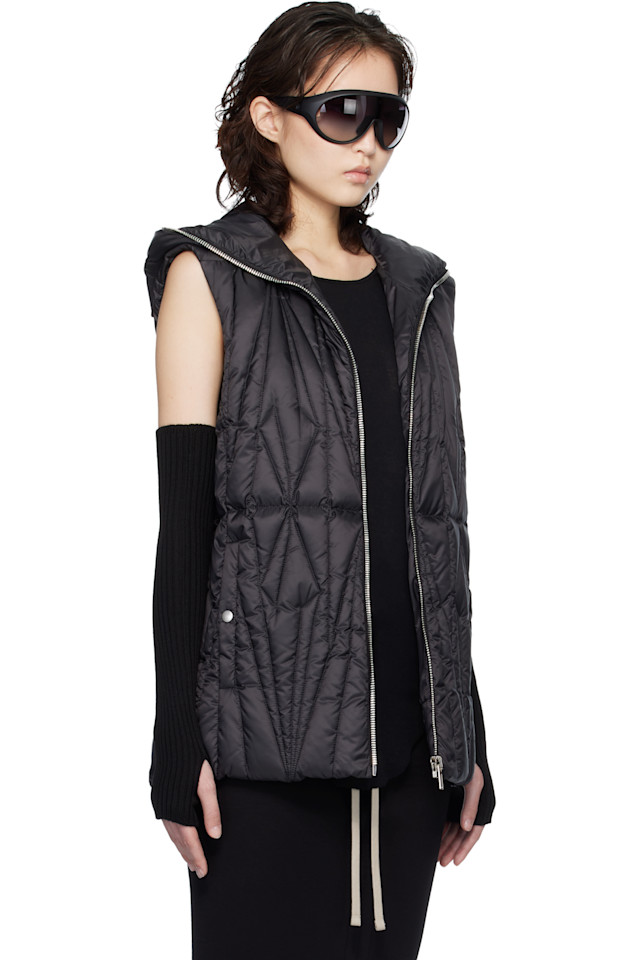 Пуховый жилет Moncler + Rick Owens с геокамо и застежкой-молнией, черный — фото 2