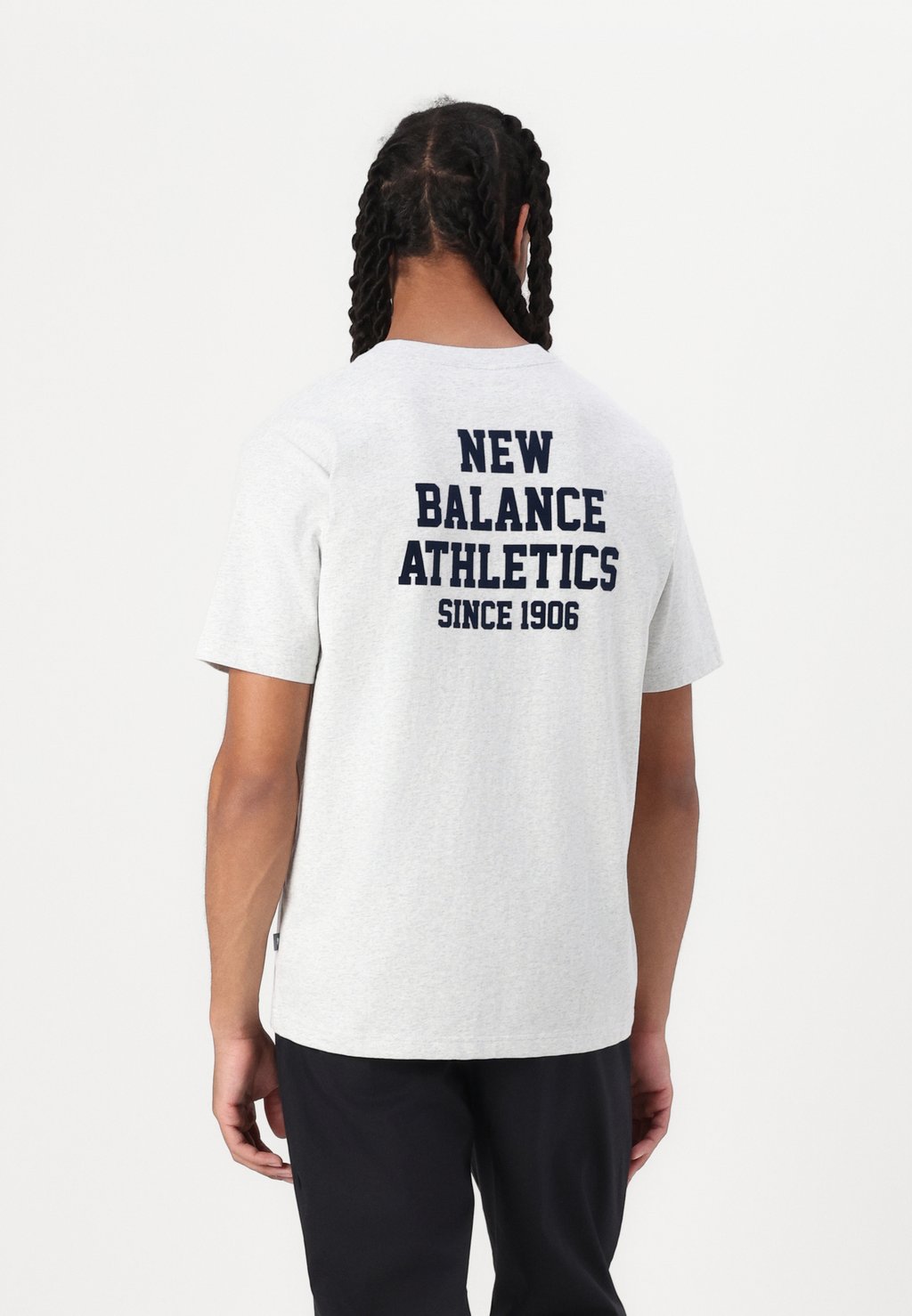 

Футболка с принтом VARSITY GRAPHIC New Balance, серый