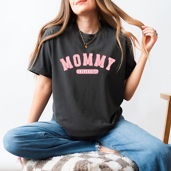 

Футболка Varsity Mommy University с эффектом garment dyed Simply Sage Market, Pepper, Зеленый, Футболка Varsity Mommy University с эффектом garment dyed Simply Sage Market, Pepper