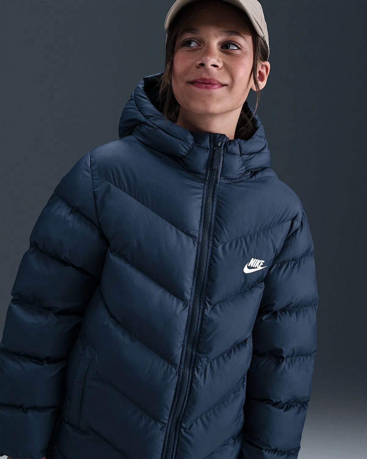 Детская куртка-пуховик Nike Sportswear All Day Play Therma-FIT, Midnight Navy/White — фото 2
