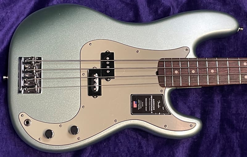 

Басс гитара Fender AM Pro II P-Bass, Mystic Surf Green / Rosewood