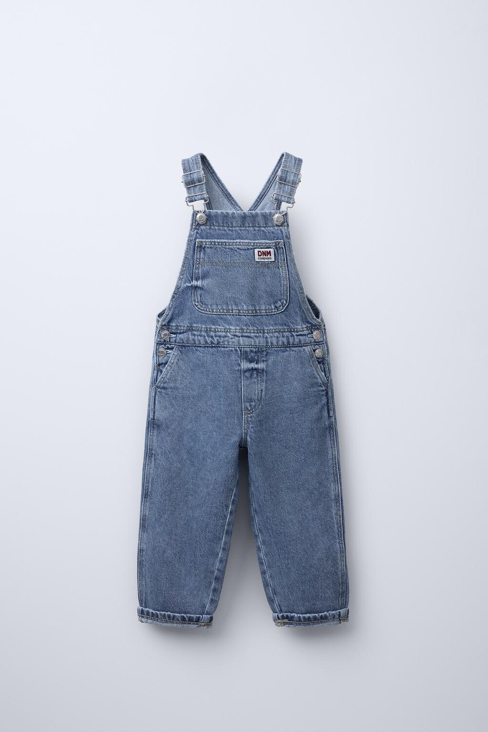 

Джинсовый комбинезон с аппликациями-этикетками ZARA, синий
