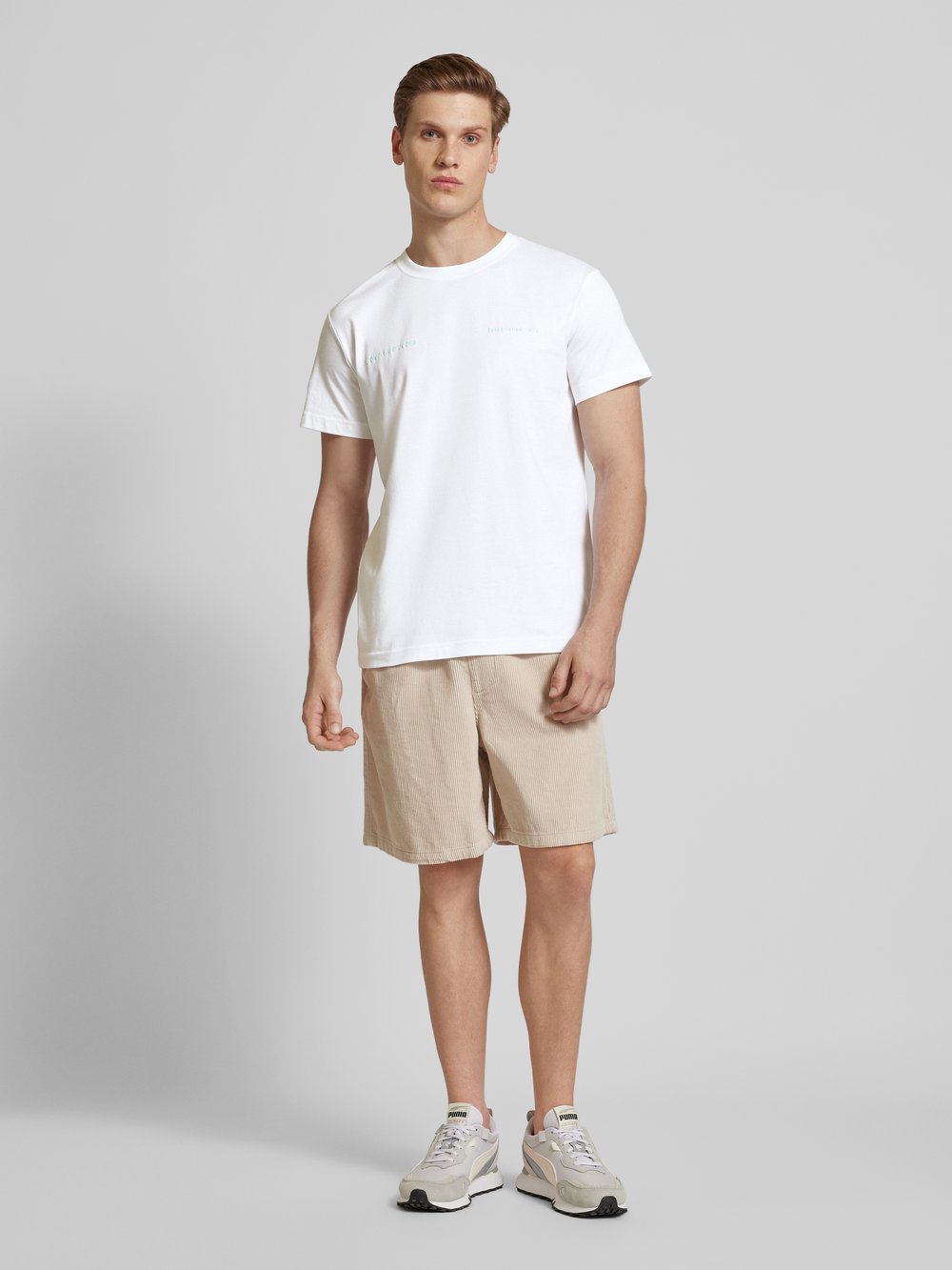 

Футболка с этикеткой Calvin Klein Jeans, белый