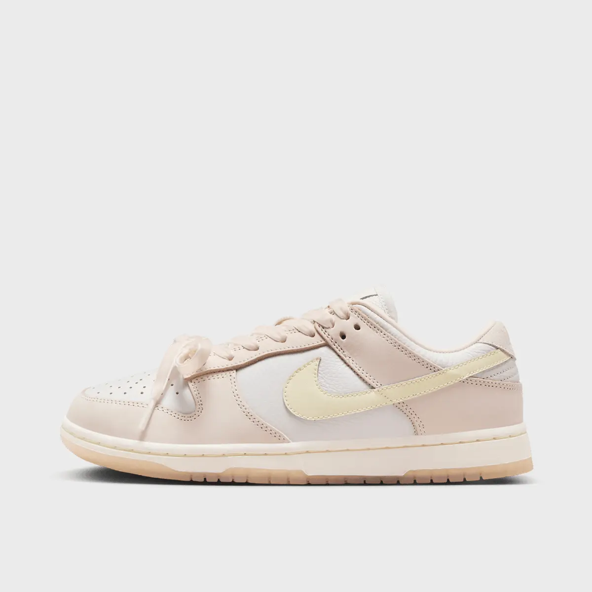 

Кроссовки Nike WMNS Dunk Low Premium, розовый