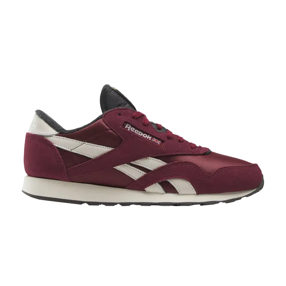 

Кроссовки Classic Nylon Reebok, красный