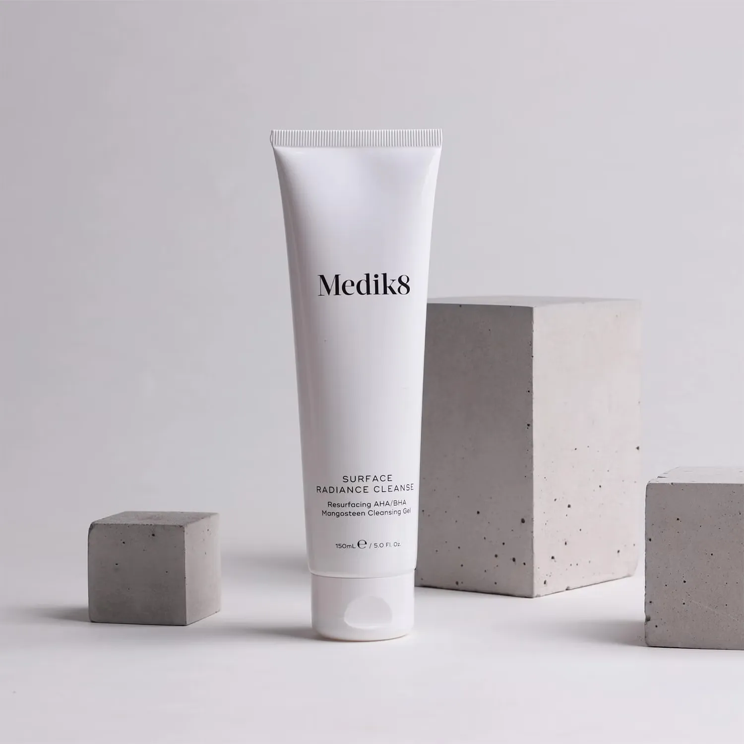 Очищающее средство для сияния кожи Medik8 Surface Radiance Cleanse, 150 мл — фото 4