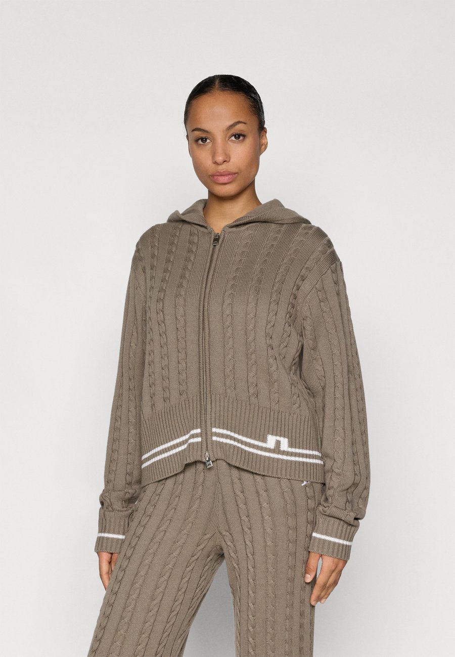 

Толстовка J.LINDEBERG Sports CAMILLA HOOD, Brindle/Brown