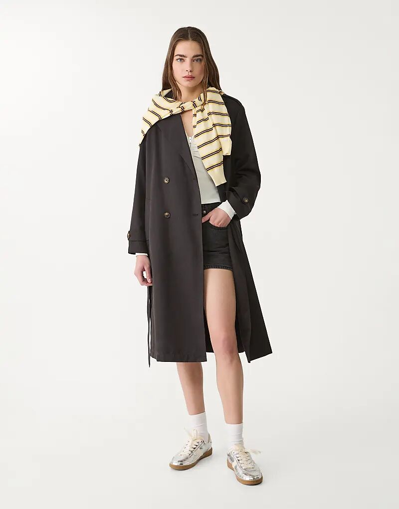 

Длинный тренч Stradivarius черного цвета
