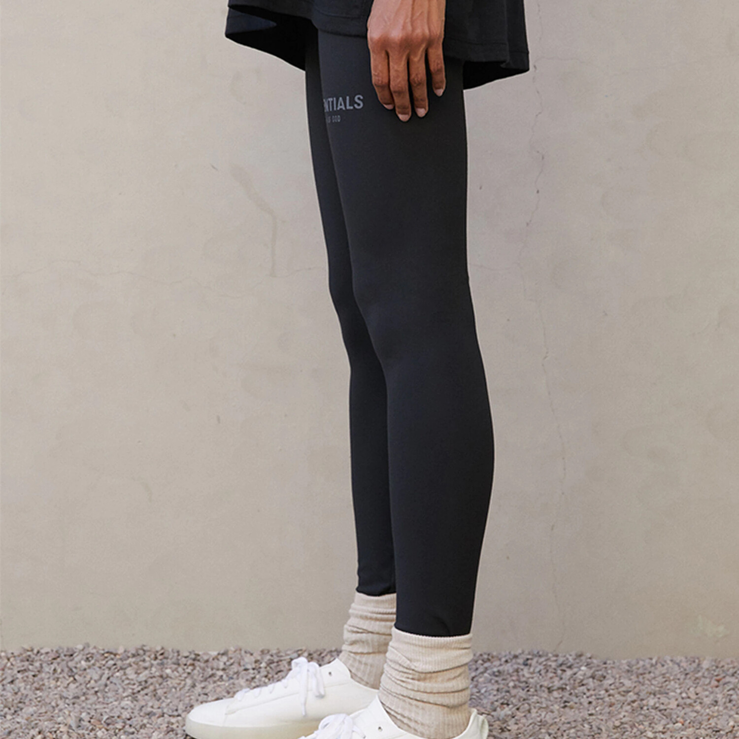 FW21 Трикотажные спортивные штаны унисекс черного цвета Fear Of God Essentials, черный — фото 3