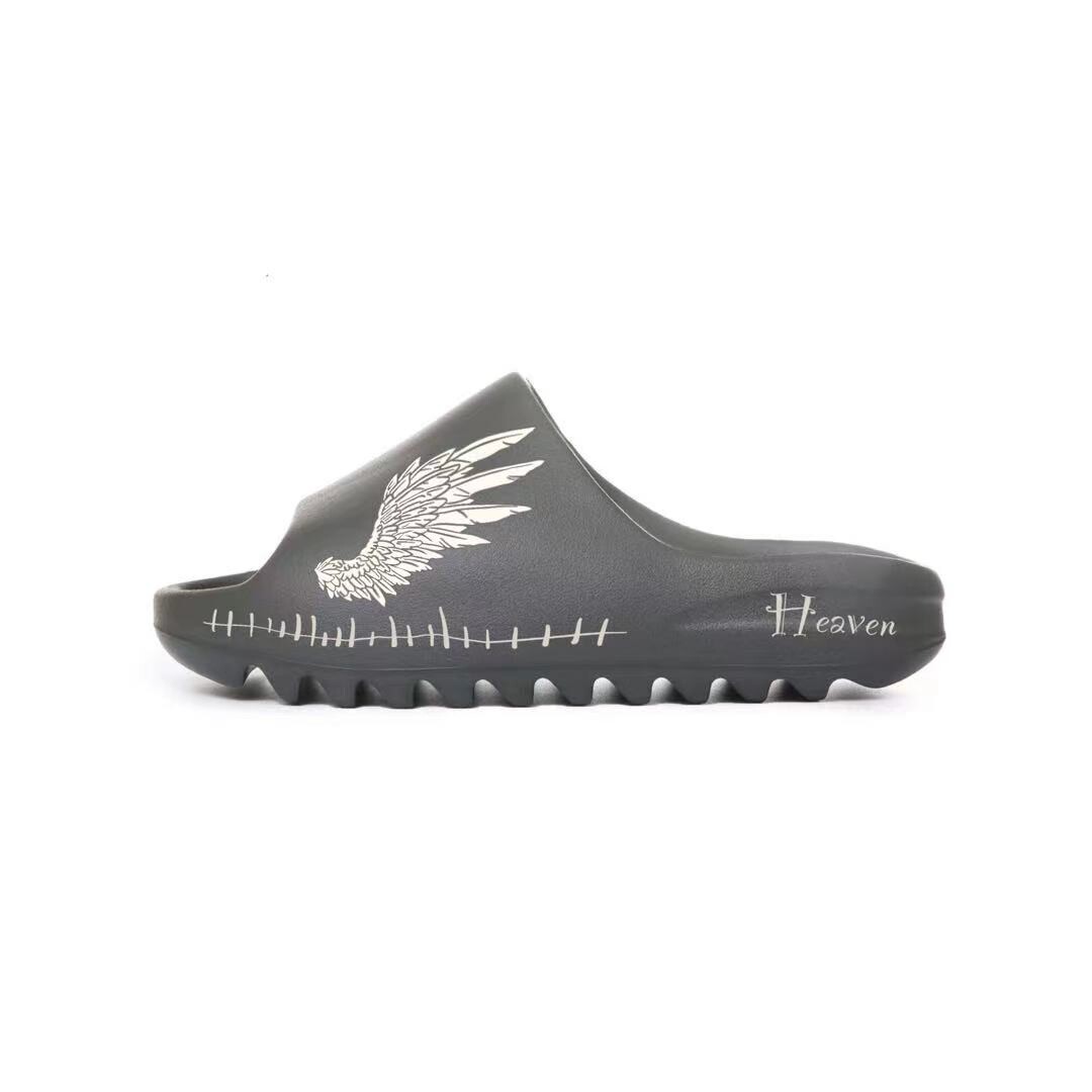 

Шлепанцы Yeezy Slide унисекс белые Adidas Originals