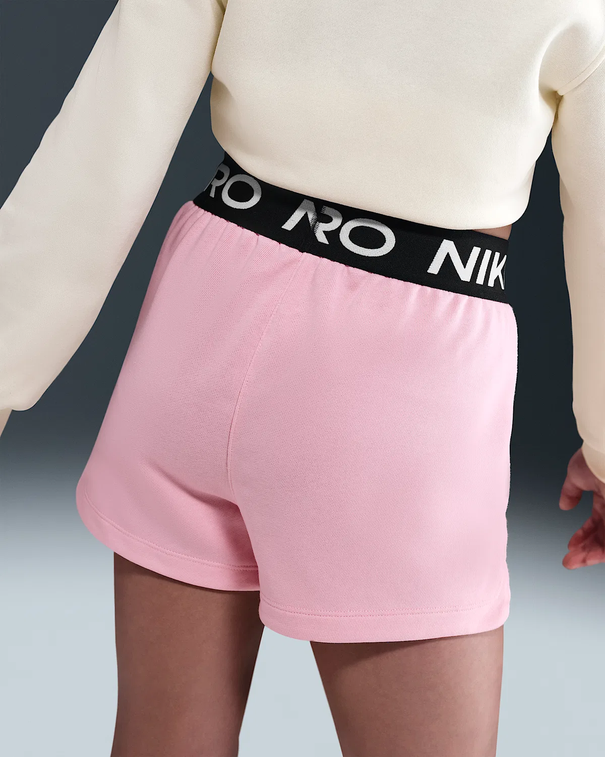 Детские шорты Nike Pro Fleece Dri-FIT для девочек, Medium Soft Pink/Medium Soft Pink/Black/White — фото 3