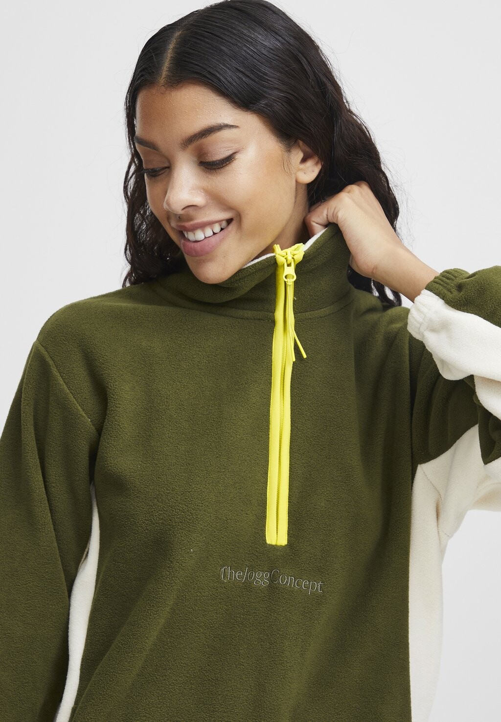 

Флисовый джемпер CLARA HALFZIP TheJoggConcept, зеленый