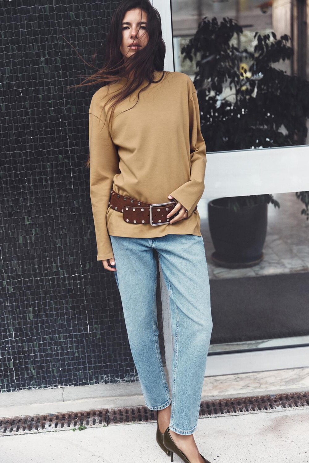 

Джинсы mom-fit с высокой талией z1975 ZARA, средне-синий