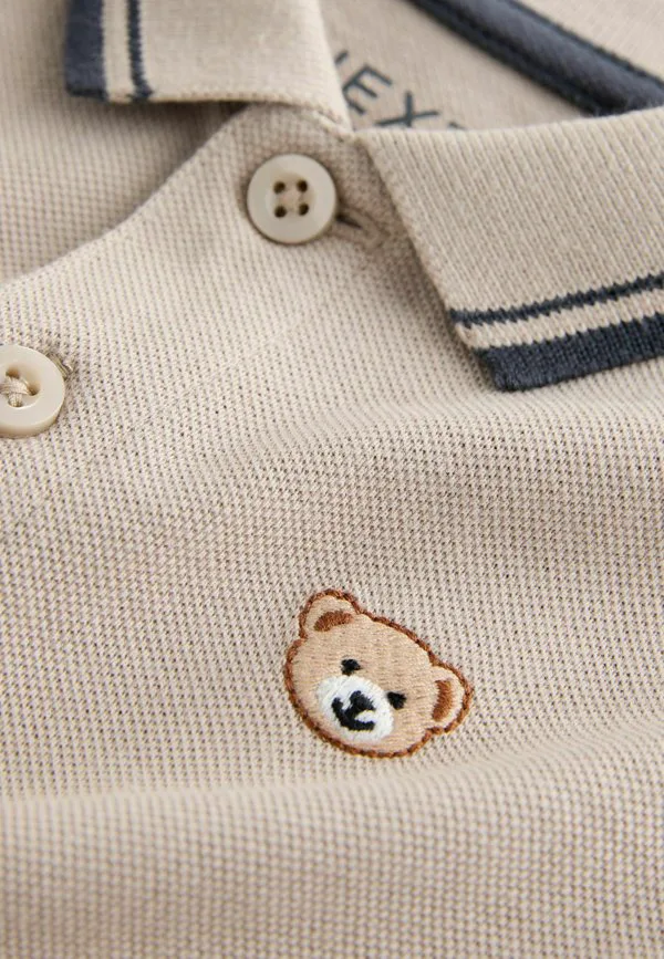 Однотонная стандартная рубашка поло с коротким рукавом Next, Stone Bear — фото 3