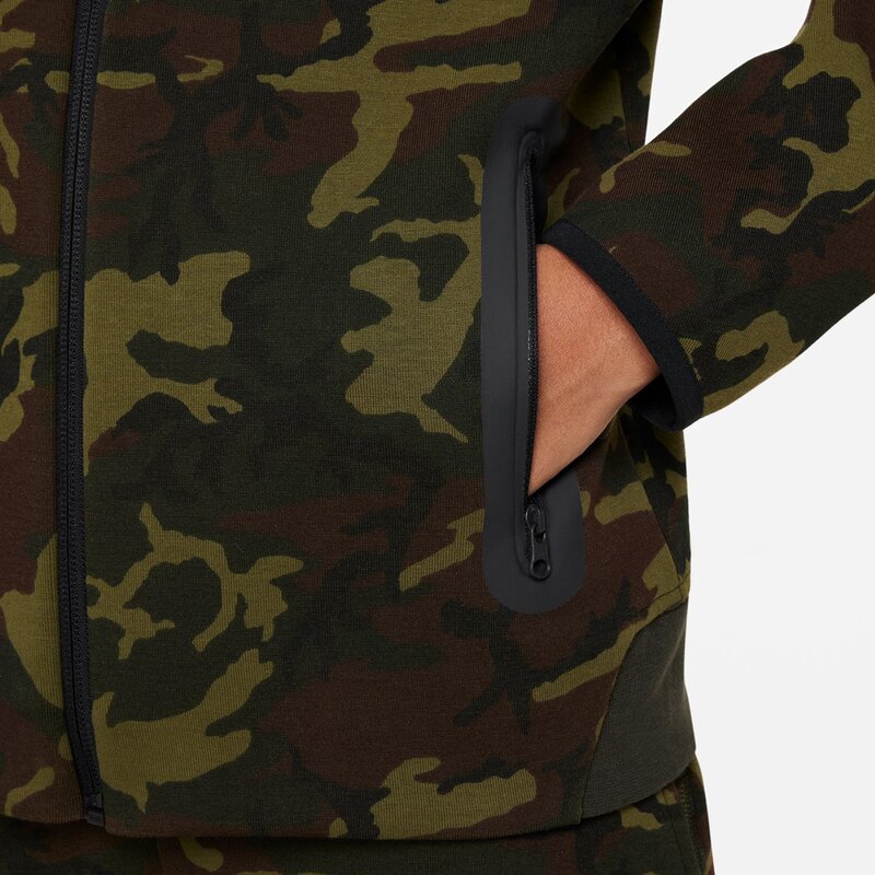 Флисовая кофта Kapuzensweat Tech с камуфляжным принтом и молнией на всю длину Nike, мультиколор — фото 4