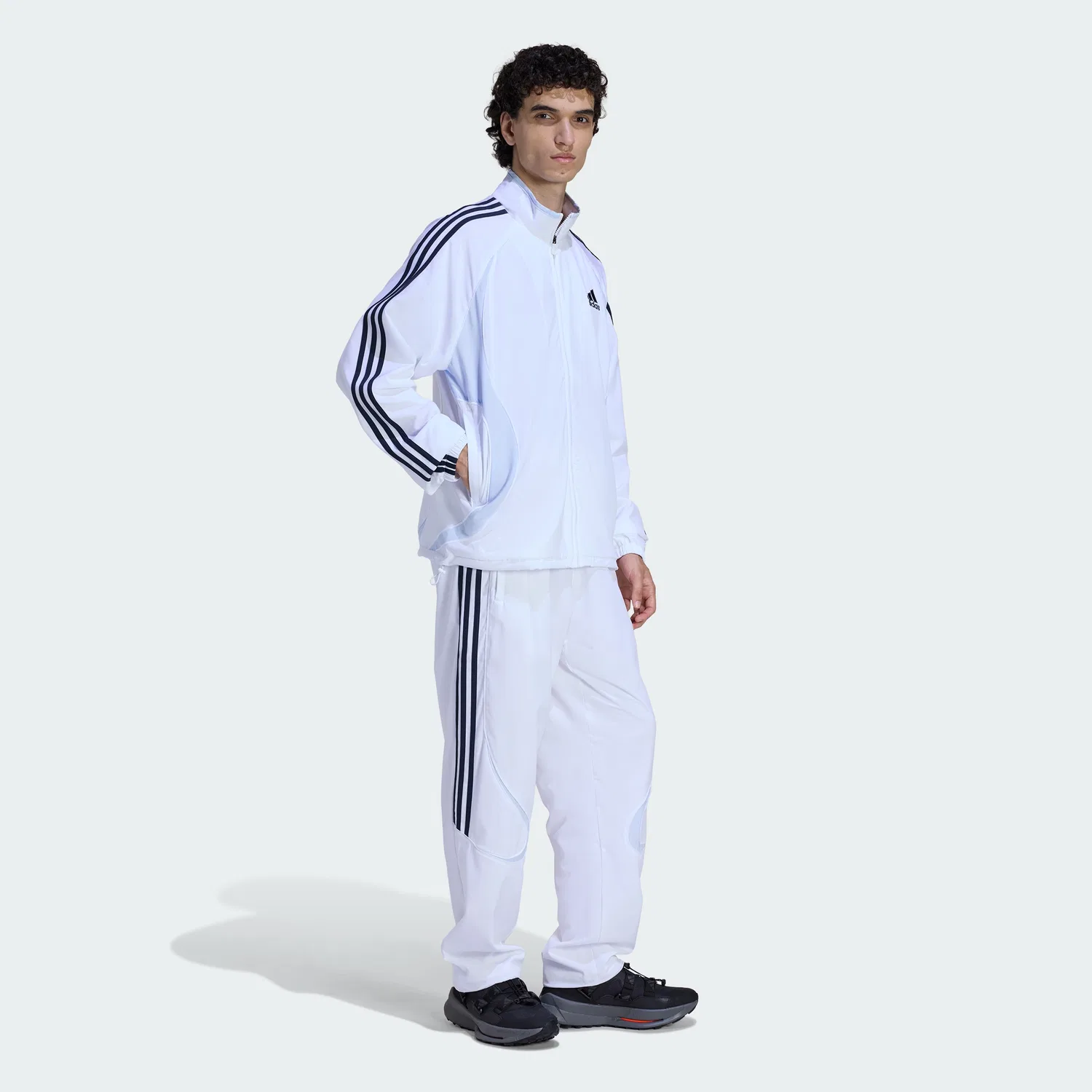 Мужская спортивная куртка Teamgeist Adicolor Track Top белая от Adidas — фото 3