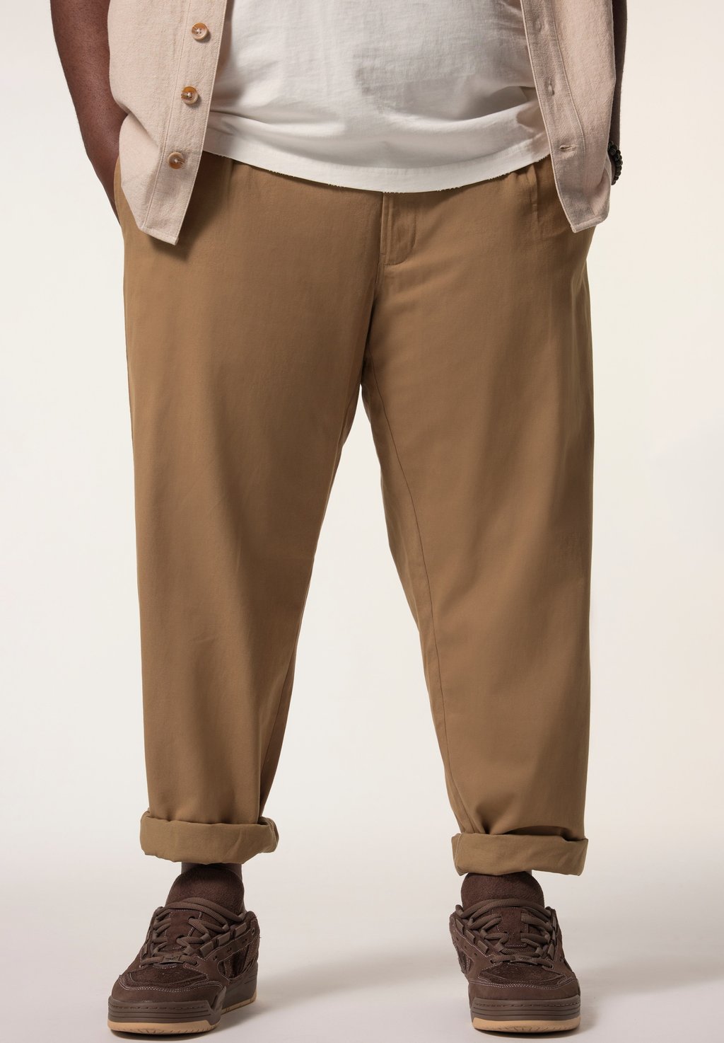 

Чиносы PLEAT-FRONT TAPERED STHUGE, песочный