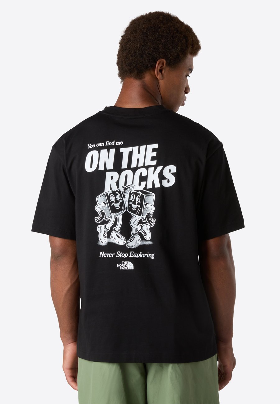 

Футболка The North Face M WEEKEND ROCKIN OVERSIZED SS TEE, Tnf Black Tnf White/Black