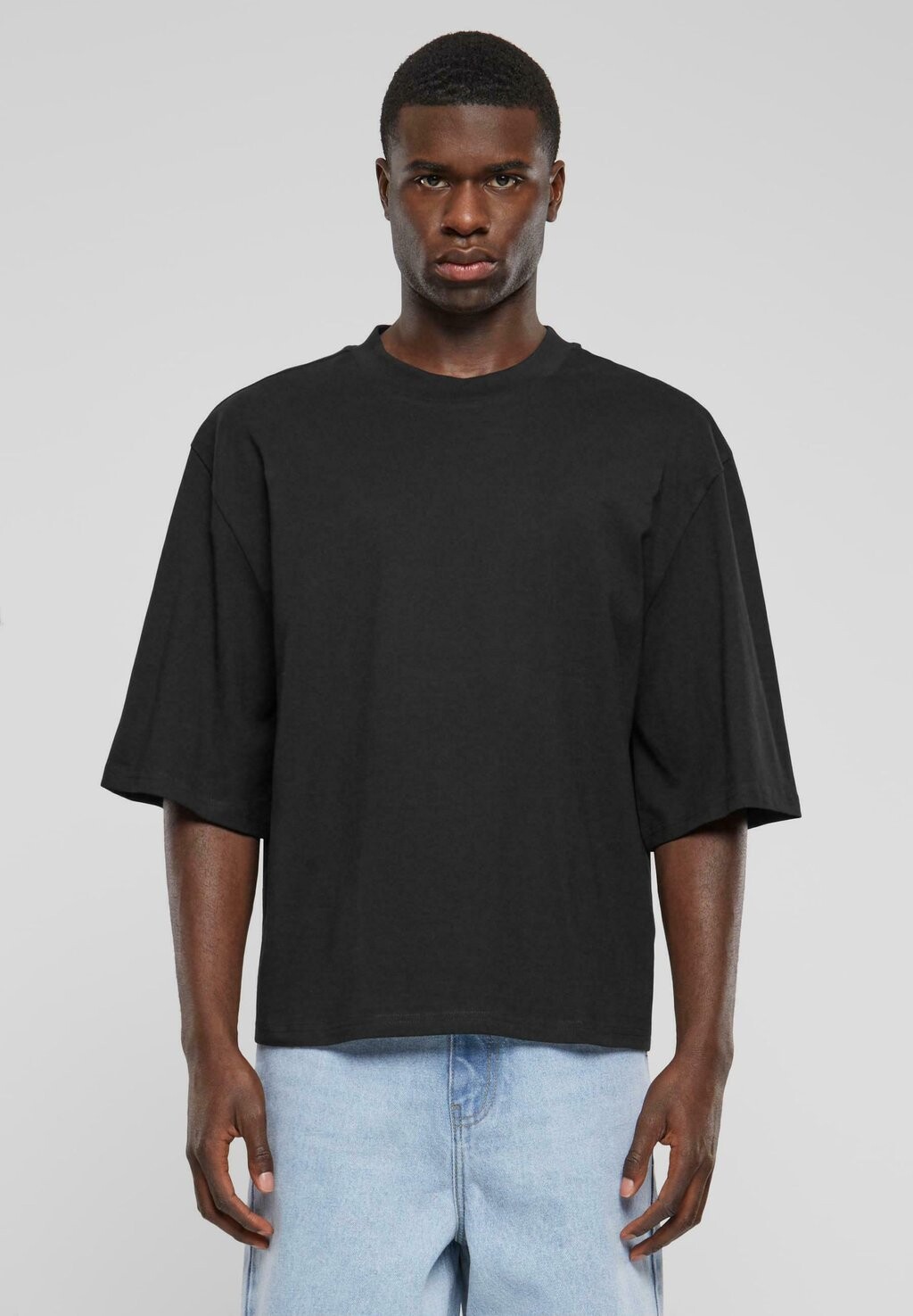 

Футболка базовая Cropped Urban Classics, черная