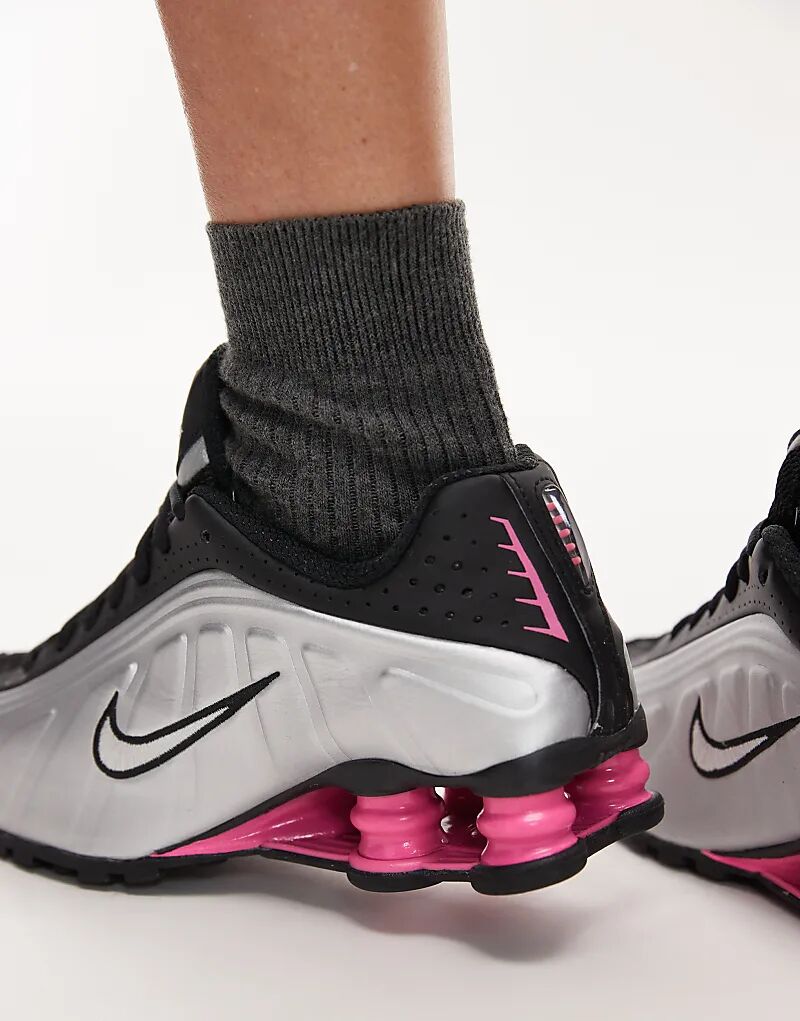 Кроссовки Nike Shox R4 черного и розового цветов — фото 3