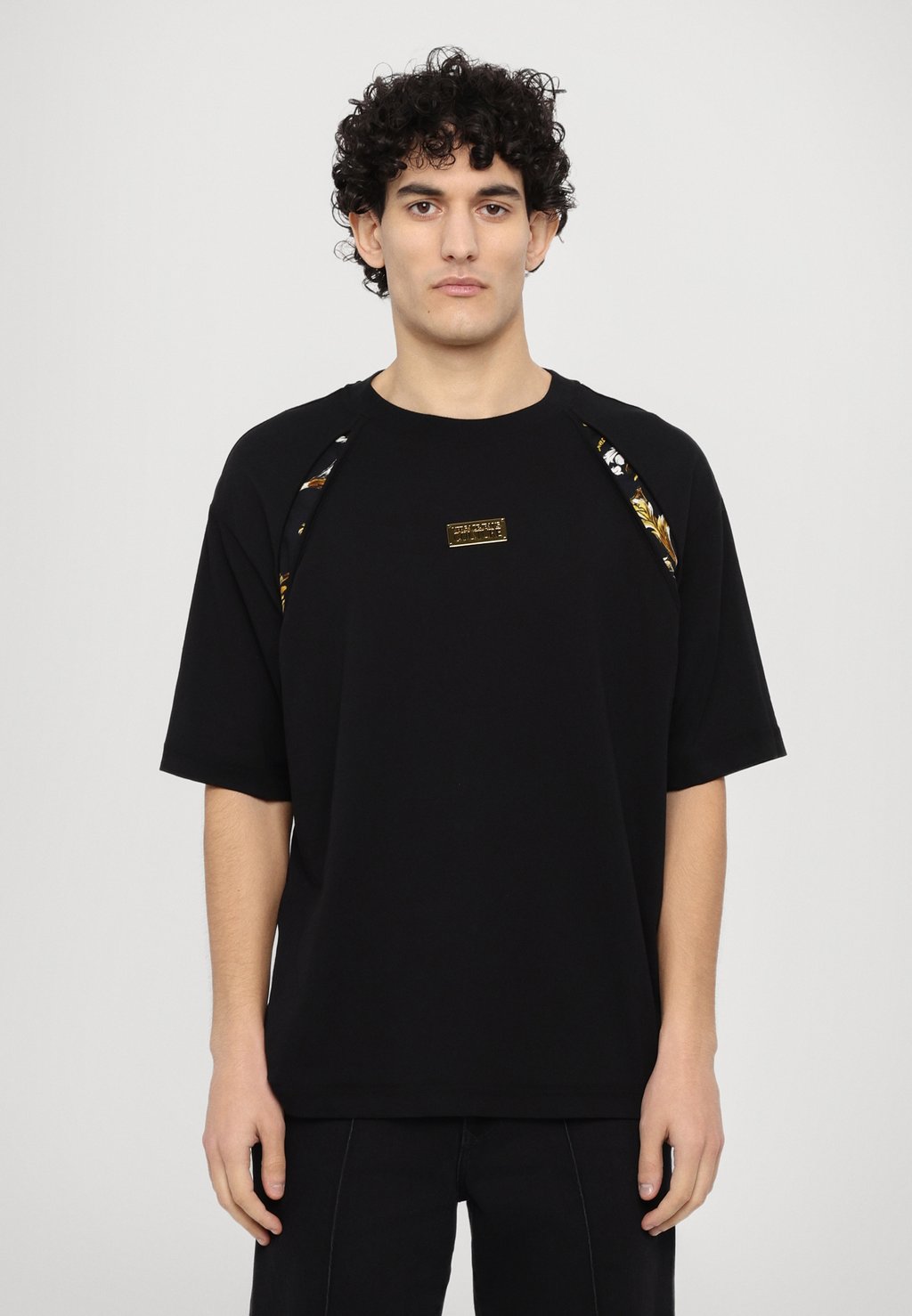 

Футболка с принтом Versace Jeans Couture, черный