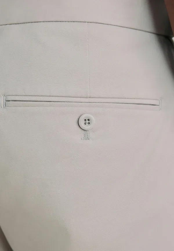 Брюки чинос Regular fit ultimate chino Next, цвет кость — фото 3