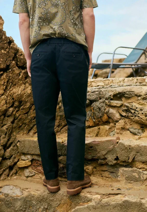 Брюки Next Regular fit tapered fit smart with elasticated back, темно-синие — фото 4